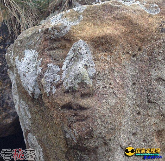 苏格兰海滩巨石上现诡异人脸
