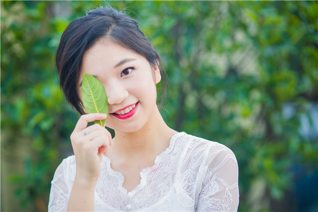 乡村孽缘 女秘书在寂寞与我碰撞在一起