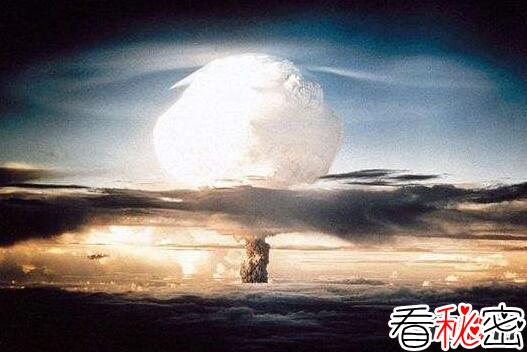 揭秘：地球被外星人暗中保护，曾阻止美核试验和登月计划