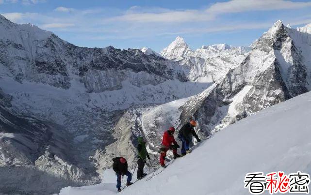 玉龙雪山登山死亡事件，家中30岁独生子沉睡于雪山