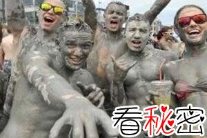 韩国保宁泥浆节，相信海泥能美容/百万游客慕名前往