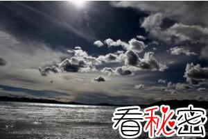 西藏鬼湖之谜，圣湖和鬼湖原本为一湖(其深度无法测量)