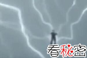 北京大雨渡劫仙人陨落事件，仙人渡劫惨遭雷电劈死(图片)