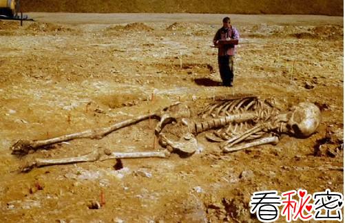 中国近700年的灵异事件：1983年昆仑山的地狱之门发现大量动物和人的尸体