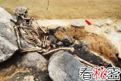 青铜时代埋葬女尸使用坐姿