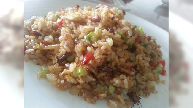 「吃」掉虫害 米香哥收购荔枝椿象作炒饭