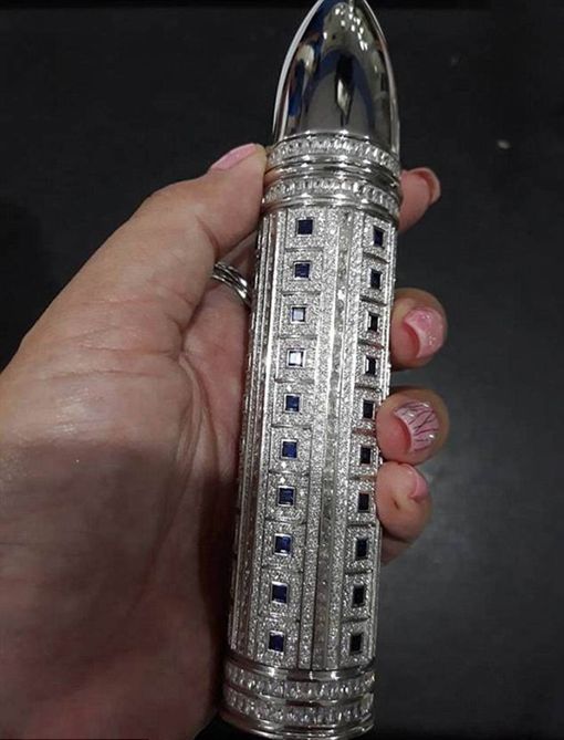 接近千万等级的高潮！设计师打造「镶钻按摩棒」：我想测试人性