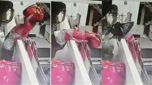头顶搬运错身过！印度顶上功夫 让妇人「倒头栽」坠楼亡