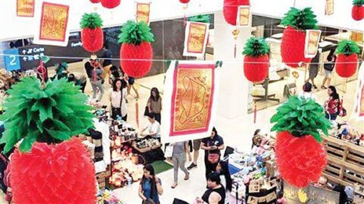 菲卖场「冥纸」装饰庆年节！吓坏华人：是要留下过路钱吗