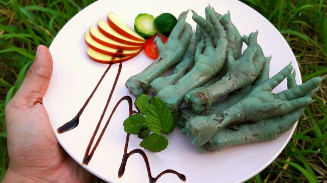 蝶豆花卤鸡脚！瞬间变「阿凡达」 网友惊呼：暗黑料理