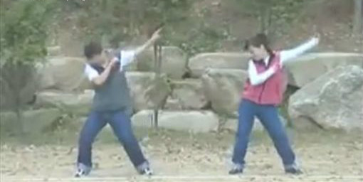 一个月瘦六公斤的魔性舞蹈？ 网友大笑：「宁可不减肥」