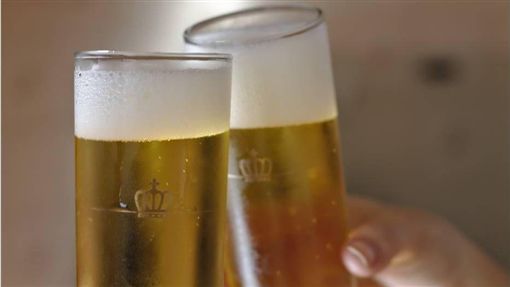 研究指出：喝酒有助提升外语能力 网友讽刺：失身也较快