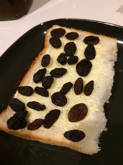 懒人妈妈烤葡萄乾吐司 葡萄干竟然「死者复活」变成葡萄！