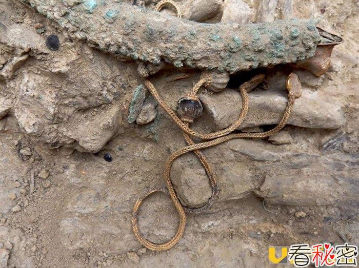 考古学家在希腊发现3500年来都原封不动的墓葬 是数十年来的最大发现