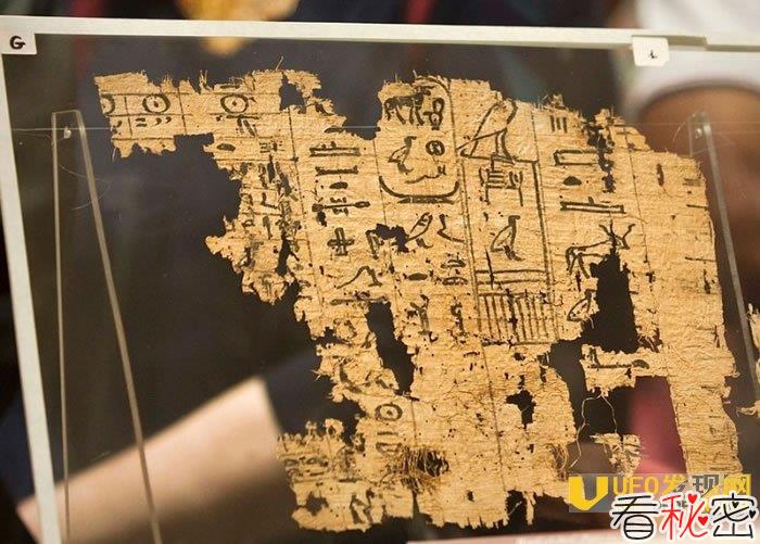 埃及开罗博物馆展出4500年前残片 记载当年金字塔建筑工人日常生活