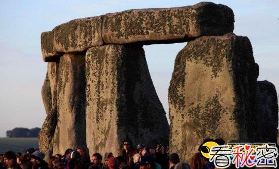 揭开英国最著名的巨石阵神秘面纱