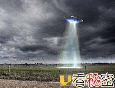 有人看到穿着“440码鞋”的外星人