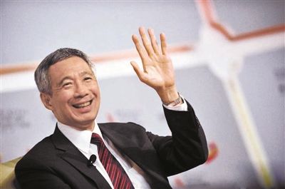 2004年8月12日：李显龙接替吴作栋就任新加坡第3任总理