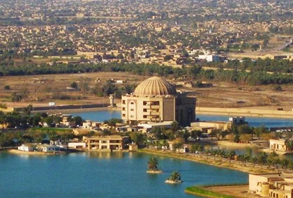 1992年8月18日：美英法决定在伊拉克南部建立“禁飞区”