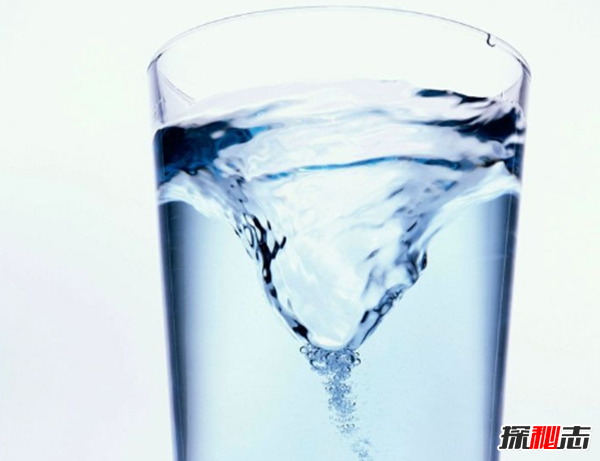 保温杯喝水会致癌吗?坚持喝水一个月的10大好处