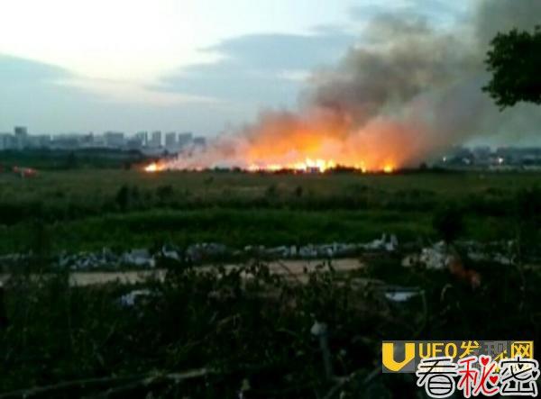 福建泉州飞机坠毁现场图片